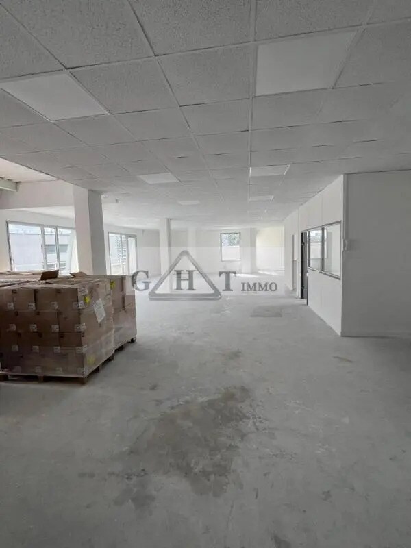 Bureau dans Saint-Ouen-sur-Seine à louer Photo de l’immeuble– Image 1 sur 9