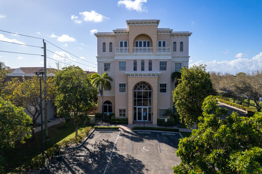 7999 N Federal Hwy, Boca Raton, FL à vendre - Photo de l’immeuble – Image 2 sur 27