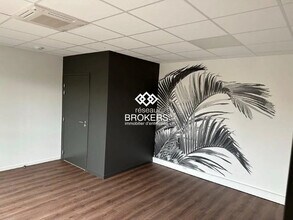 Local d'activités dans Bourgoin-Jallieu à vendre Photo intérieure– Image 1 sur 10