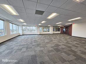 601 Oakmont Ln, Westmont, IL à louer Photo intérieure– Image 2 sur 8