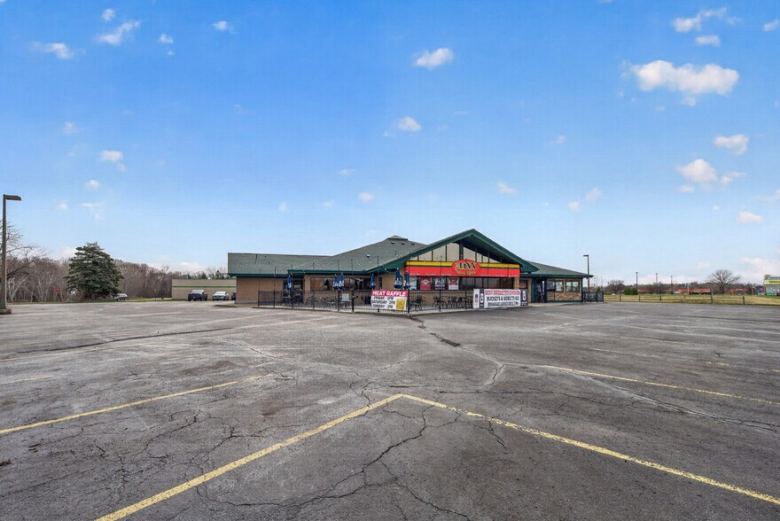17646 NE Central Ave, Ham Lake, MN à vendre - Photo de l’immeuble – Image 2 sur 71