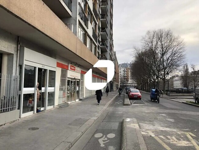 Plus de détails pour Local commercial à louer