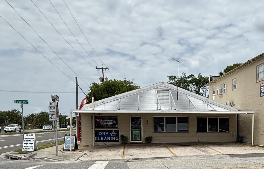 509 Douglas St, New Smyrna Beach, FL à vendre - Photo de l’immeuble – Image 2 sur 2