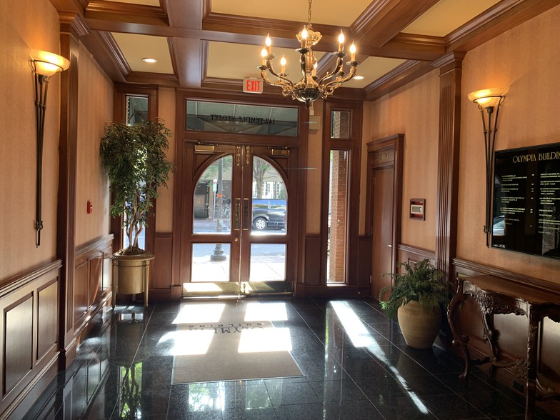 142 Temple St, New Haven, CT à louer - Hall d’entrée – Image 2 sur 22