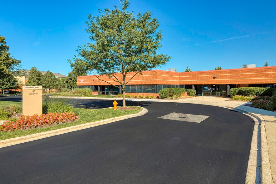 1833 Centre Point Cir, Naperville, IL à louer - Photo de l’immeuble – Image 2 sur 8