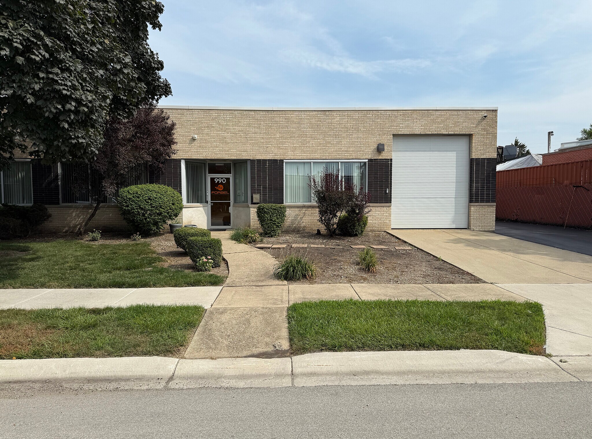 990 Criss Cir, Elk Grove Village, IL à louer Photo de l’immeuble– Image 1 sur 14