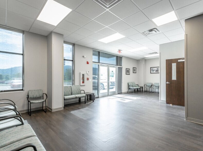 5953 Elementary Way, Ooltewah, TN à louer - Photo de l’immeuble – Image 2 sur 13