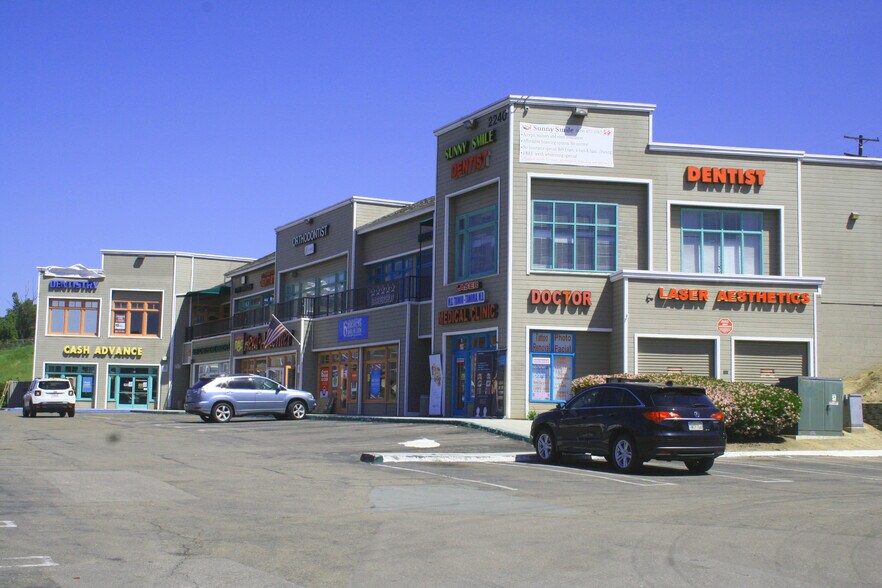 2210-2240 E Plaza Blvd, National City, CA à louer - Photo de l’immeuble – Image 2 sur 20
