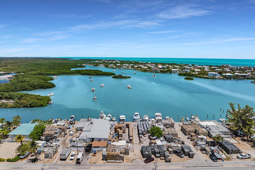 38 Coco Plum Dr, Marathon, FL à vendre - Photo de l’immeuble – Image 3 sur 7