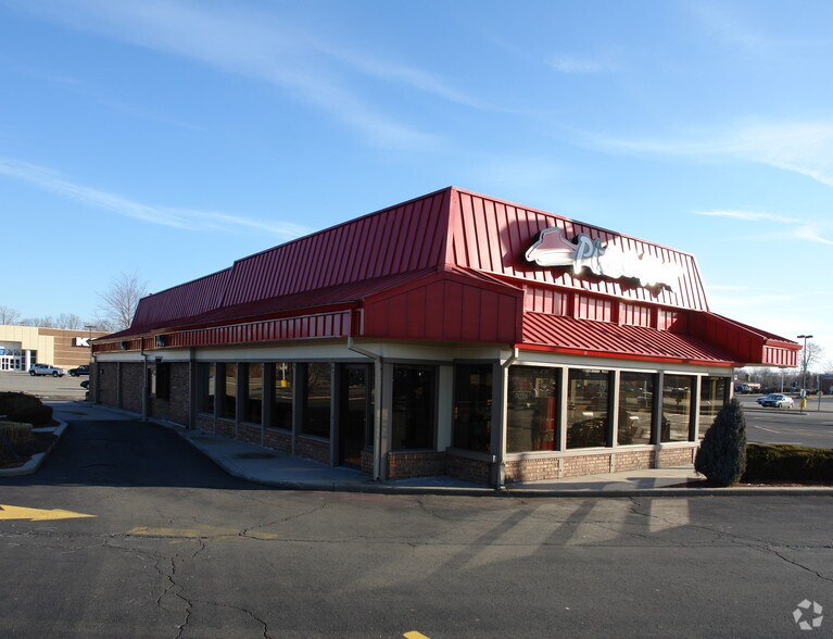 214 E Route 59, Nanuet, NY à louer - Photo de l’immeuble – Image 2 sur 2