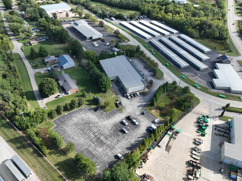 350 Aristocrat Dr, Florence, KY à louer - Photo de l’immeuble – Image 2 sur 6