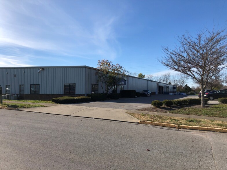 2086 Buck Ln, Lexington, KY à louer - Photo de l’immeuble – Image 3 sur 13