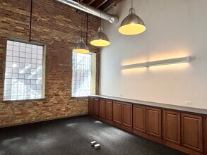 1027-1031 W Madison St, Chicago, IL à louer Photo intérieure– Image 1 sur 11