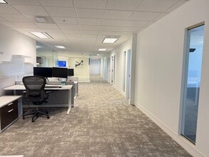 311 Park Place Blvd, Clearwater, FL à louer Photo intérieure– Image 2 sur 7