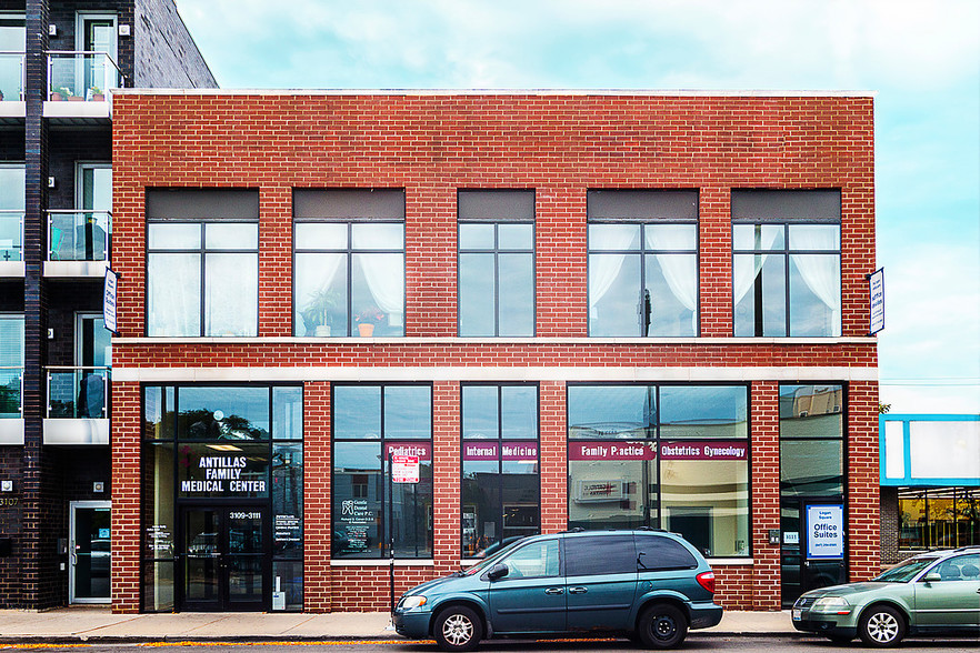 3111 W Armitage Ave, Chicago, IL à louer - Photo principale – Image 1 sur 15