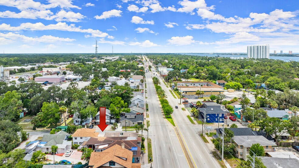 303 Taylor Ave, Daytona Beach, FL à vendre - Photo principale – Image 1 sur 8