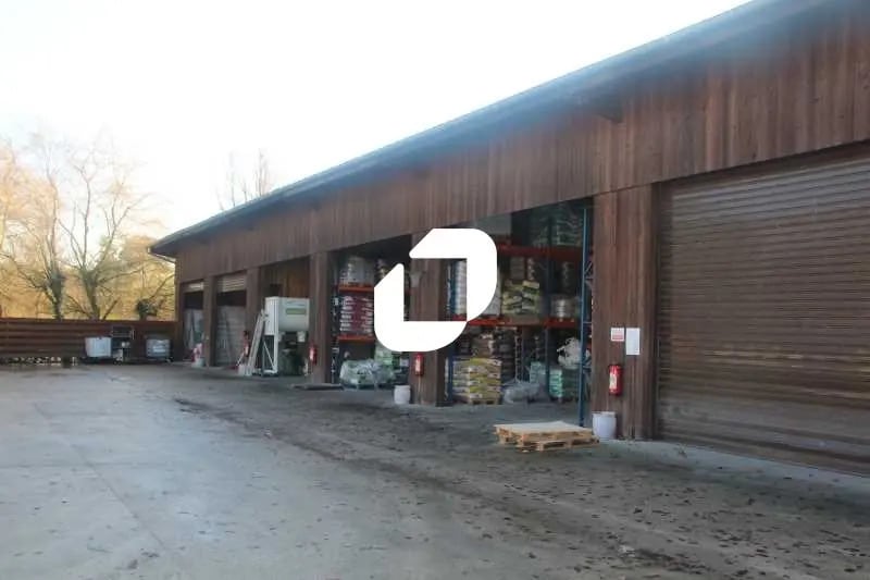 Local d'activités dans Berneuil-en-Bray à vendre - Photo de l’immeuble – Image 2 sur 17