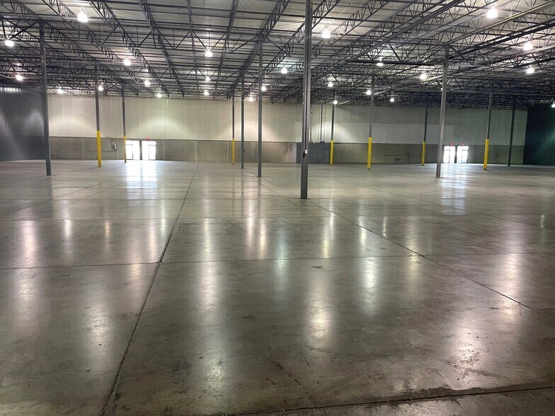 2901-2941 S Gettysburg Ave, Dayton, OH à louer - Photo intérieure – Image 2 sur 10