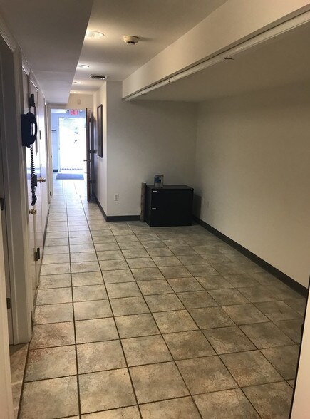 8407 Fort Hamilton Pkwy, Brooklyn, NY à louer - Photo intérieure – Image 2 sur 6