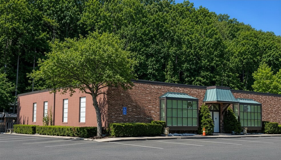 631-643 Danbury Rd, Wilton, CT à louer - Photo de l’immeuble – Image 1 sur 17