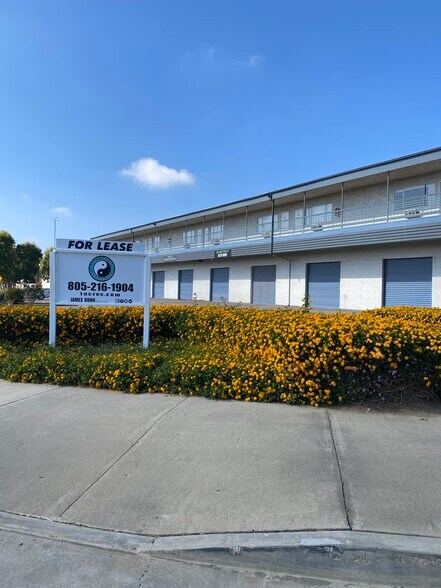 575 Dawson Dr, Camarillo, CA à louer - Photo principale – Image 1 sur 5