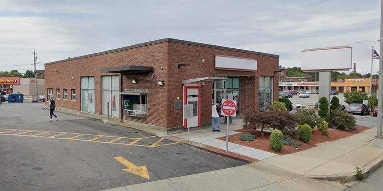 1001 Pleasant St, Fall River, MA à vendre - Photo de l’immeuble – Image 2 sur 7