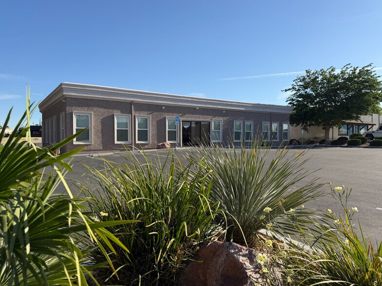 15371 Bonanza Rd, Victorville, CA à louer - Photo de l’immeuble – Image 1 sur 7
