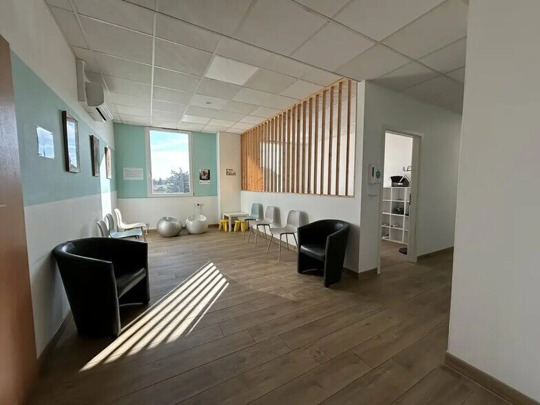 Bureau dans Moulins-lès-Metz à vendre - Photo de l’immeuble – Image 2 sur 12