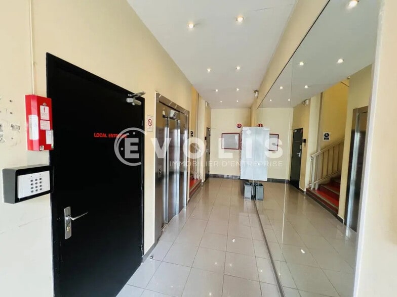80-84 Rue De La Libération, Pontault-Combault à louer - Hall d’entrée – Image 2 sur 9