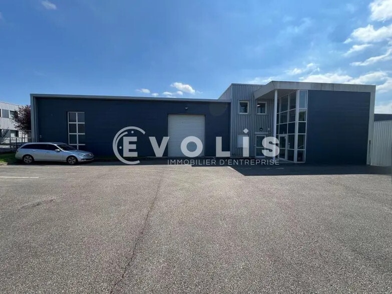 Local d'activités dans Trévoux à vendre - Photo de l’immeuble – Image 2 sur 14