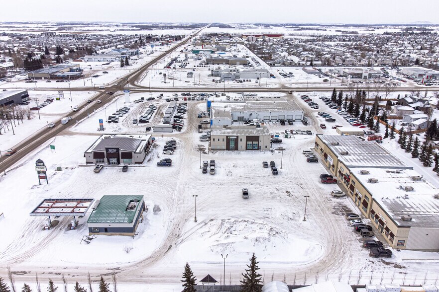 2602 50 Av, Lloydminster, AB à vendre - Photo de l’immeuble – Image 3 sur 64