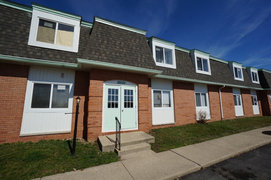 2505 E 10th St, Anderson, IN à vendre - Photo de l’immeuble – Image 3 sur 10