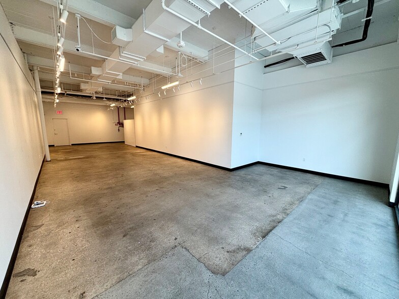 4346 12th St, Long Island City, NY à louer - Photo de l’immeuble – Image 2 sur 10