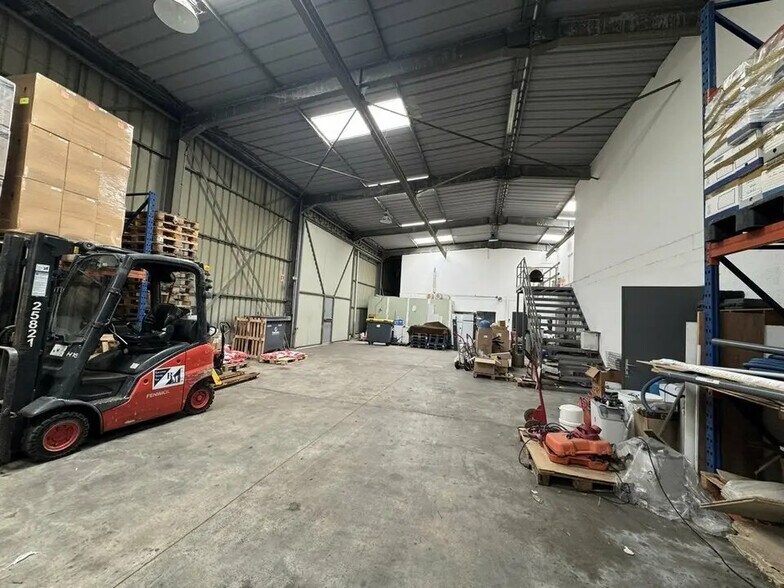 Bureau dans Carpiquet à louer - Photo intérieure – Image 3 sur 7