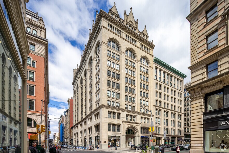 156 Fifth Ave, New York, NY à louer - Photo de l’immeuble – Image 1 sur 8