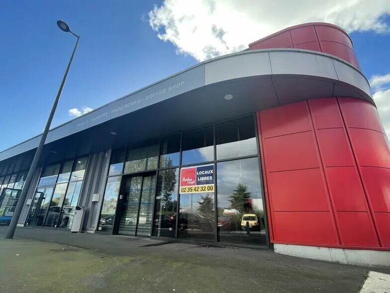 Local commercial dans GONFREVILLE-L'ORCHER à louer - Photo de l’immeuble – Image 1 sur 1