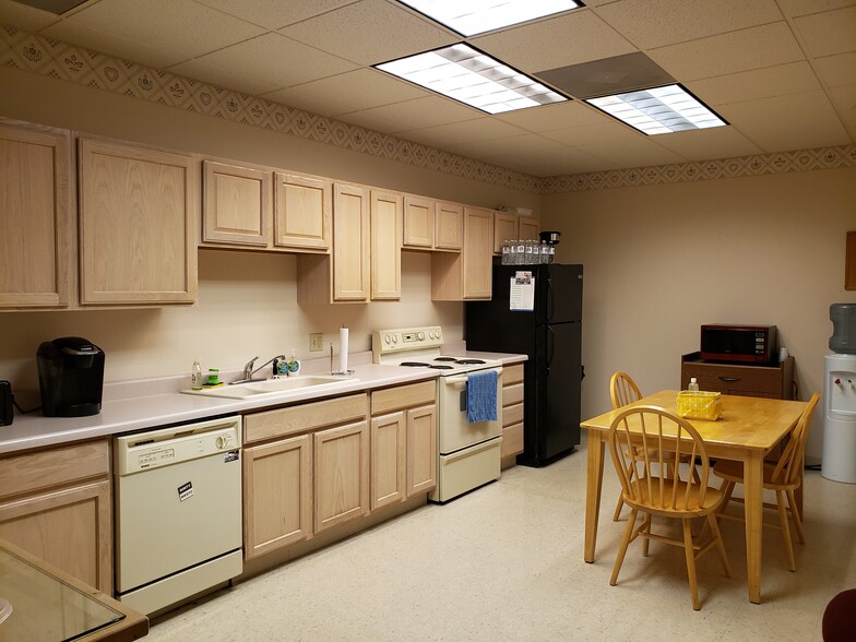 1402 Columbus St, Ottawa, IL à louer - Photo intérieure – Image 3 sur 5