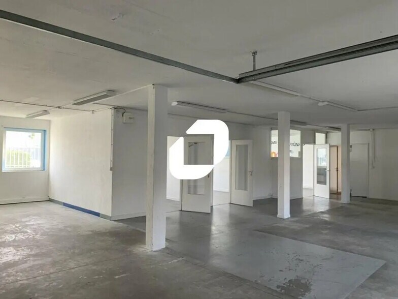 Bureau dans Grenoble à louer - Photo de l’immeuble – Image 3 sur 12