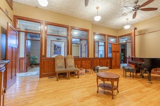 114 S State St, Fall Creek, WI à louer Photo intérieure– Image 2 sur 16