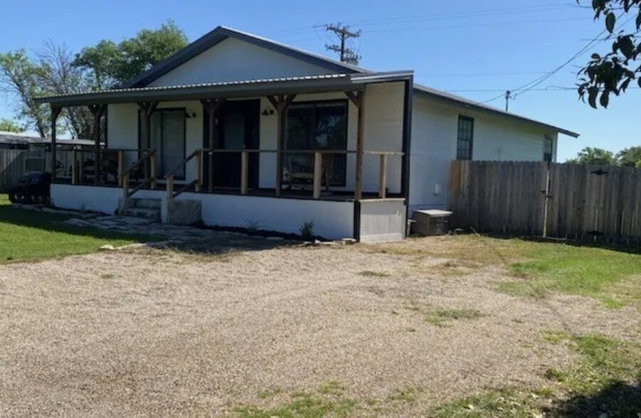 319 W Village Rd, Salado, TX à vendre - Photo de l’immeuble – Image 3 sur 17