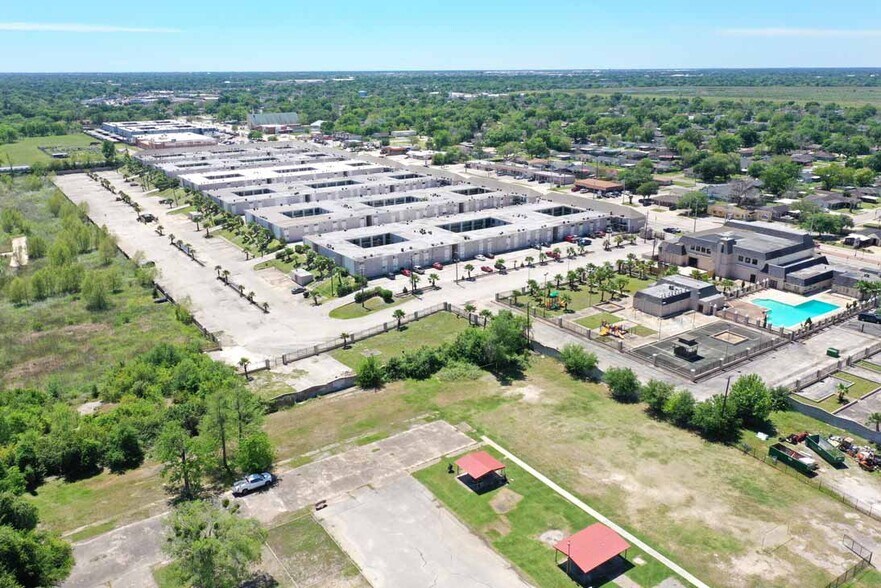 621 S Richey St, Pasadena, TX à vendre - Photo de l’immeuble – Image 2 sur 9