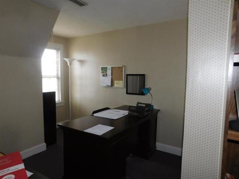 5100 W Bradburn Dr, Muncie, IN à vendre - Photo de l’immeuble – Image 2 sur 9