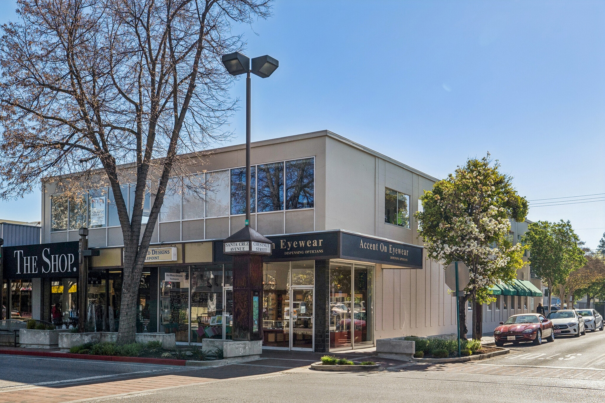 725-729 Santa Cruz Ave, Menlo Park, CA à vendre Photo principale– Image 1 sur 12