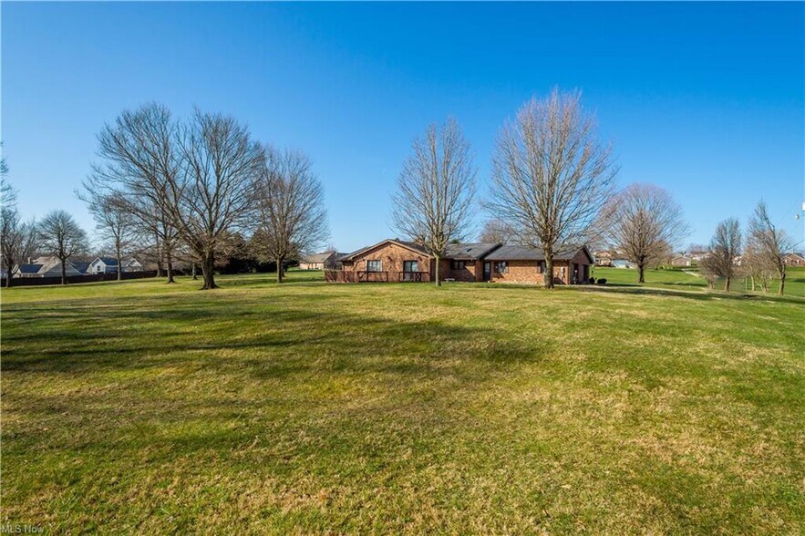 52 Hilda Cir, Bloomingdale, OH à vendre - Photo de l’immeuble – Image 2 sur 42
