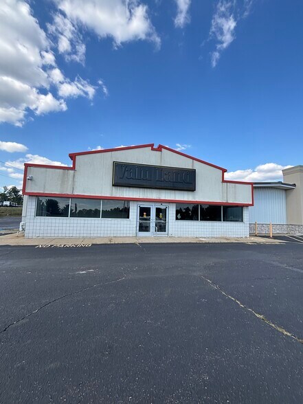 800-836 W Bellevue St, Leslie, MI à louer - Photo de l’immeuble – Image 1 sur 5