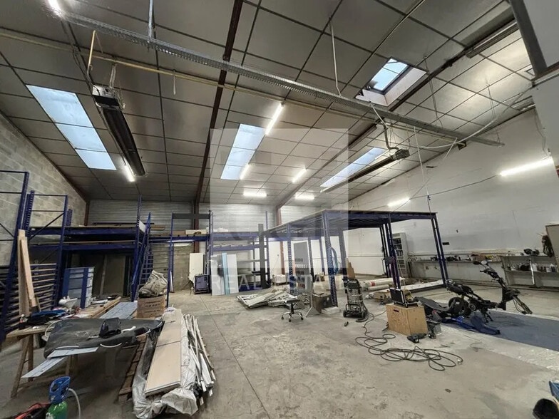 Local d'activités dans Chassieu à vendre - Photo intérieure – Image 2 sur 12