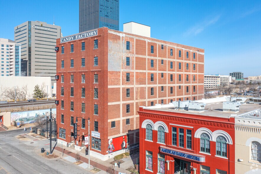 1 E Sheridan, Oklahoma City, OK à vendre - Photo de l’immeuble – Image 1 sur 1