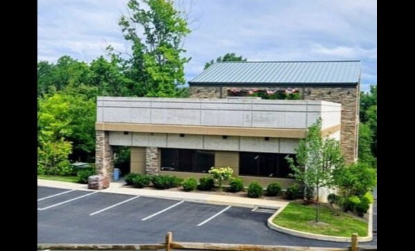 3407 West Chester Pike, Newtown Square, PA à louer Photo de l’immeuble– Image 1 sur 15