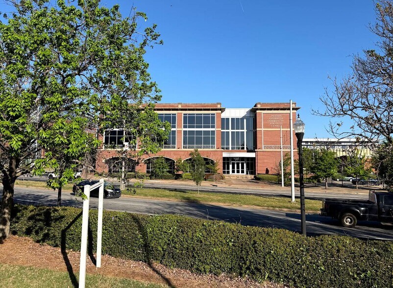 277 Martin Luther King Jr Blvd, Macon-Bibb, GA à louer - Photo principale – Image 1 sur 7
