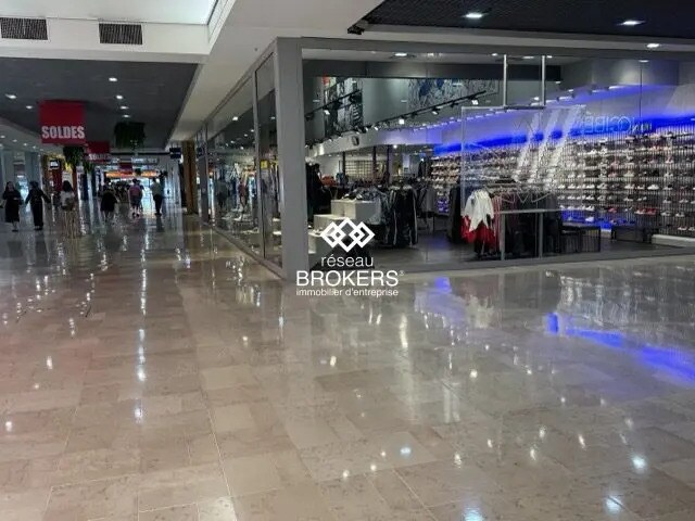 Local commercial dans Avignon à louer - Hall d’entrée – Image 3 sur 7